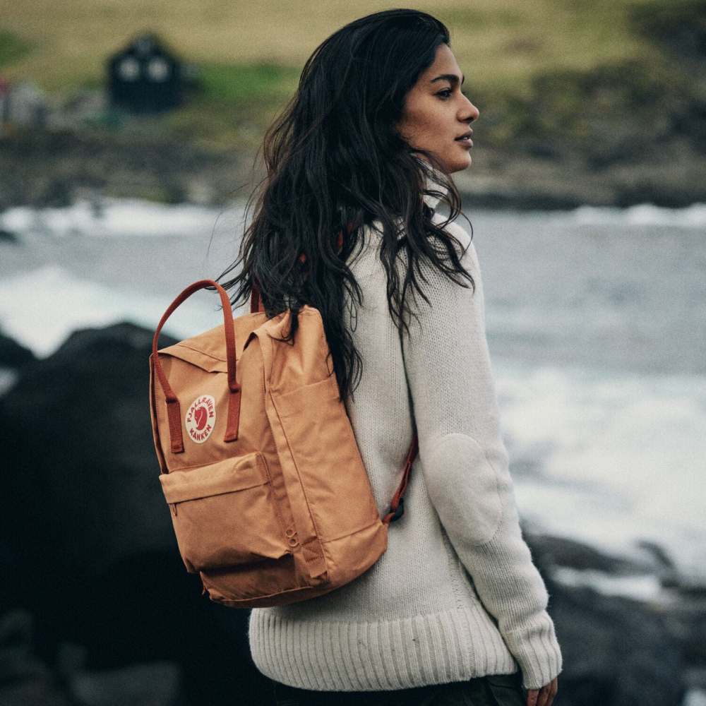 Load image into Gallery viewer, FJALLRAVEN Kanken Day Backpack - Light Oak