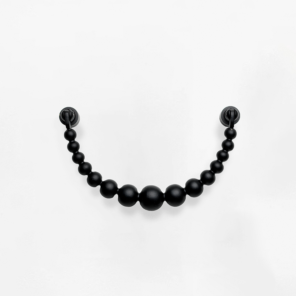Load image into Gallery viewer, GARDEN GLORY Pearl Ribbon Door Knocker - Black **Limited Stock**