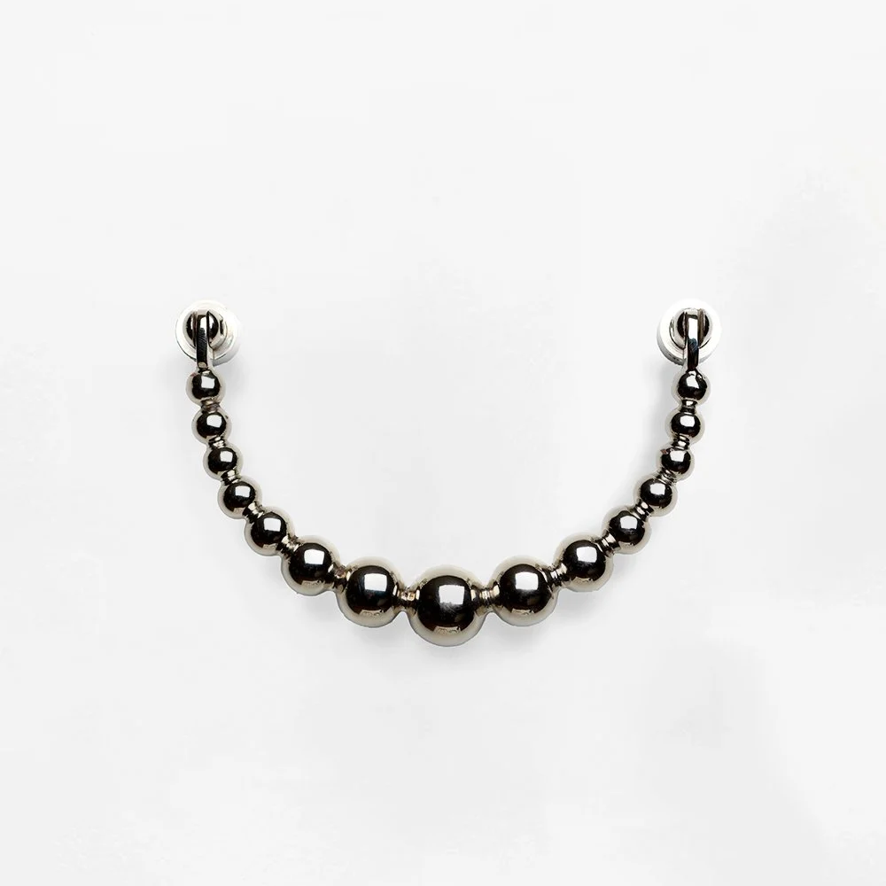 Load image into Gallery viewer, GARDEN GLORY Pearl Ribbon Door Knocker - Silver **Limited Stock**