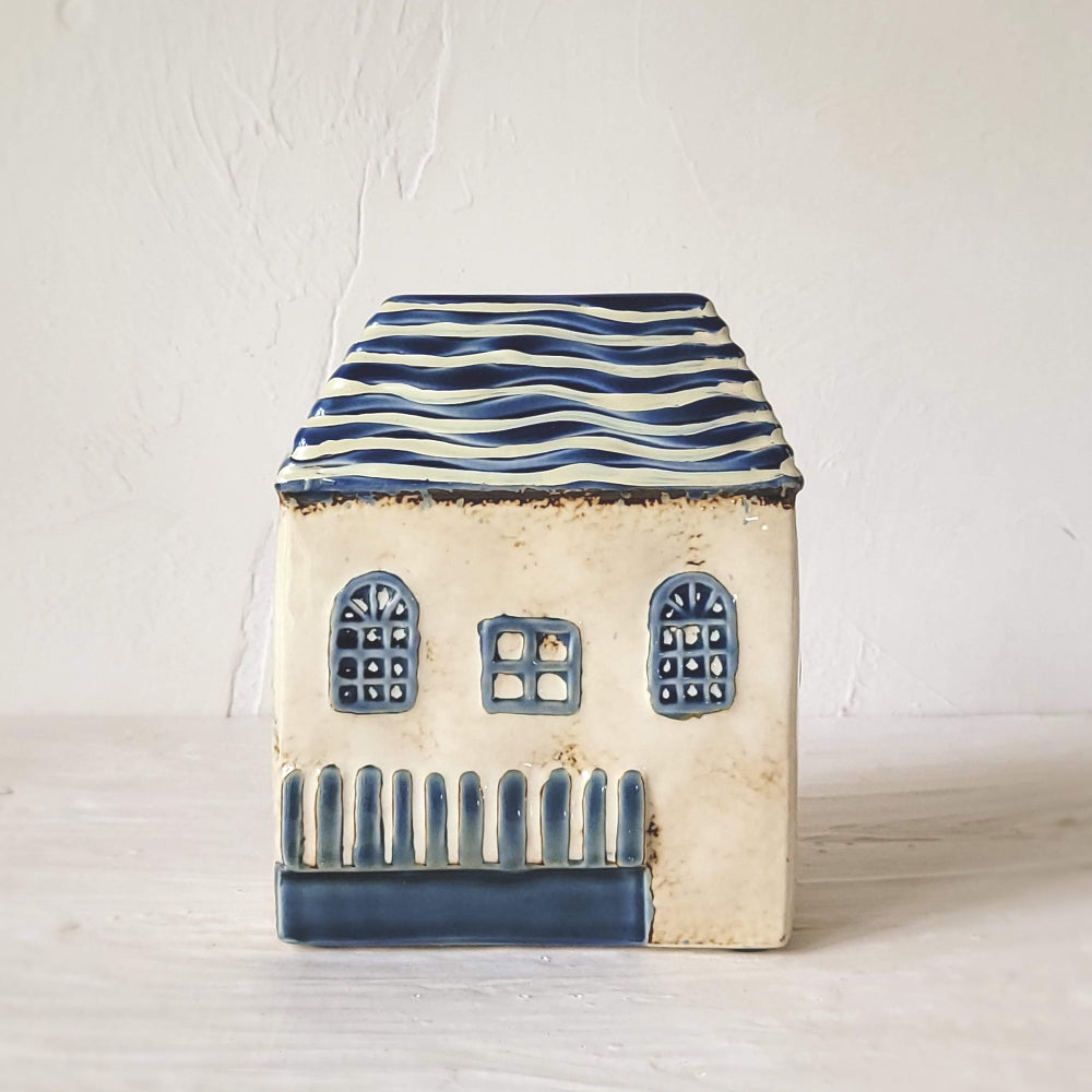 Load image into Gallery viewer, MARTHA'S VINEYARD 'La Maison' Planter Pot