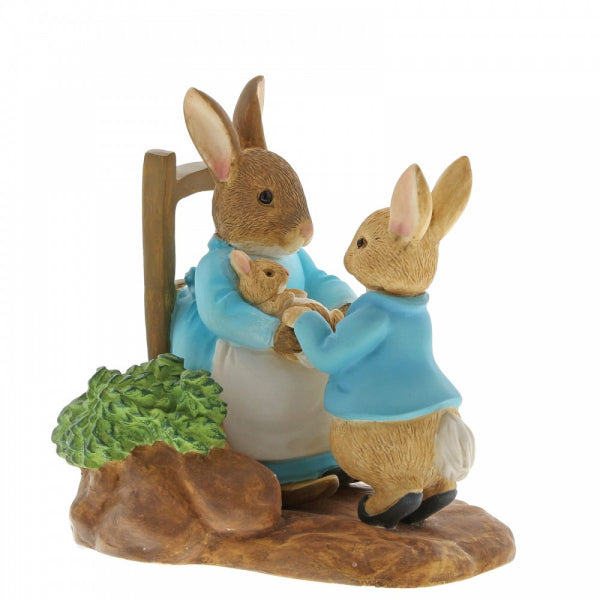 PETER RABBIT Beatrix Potter Miniature Figurine - At Home by the Fire with Mummy Rabbit