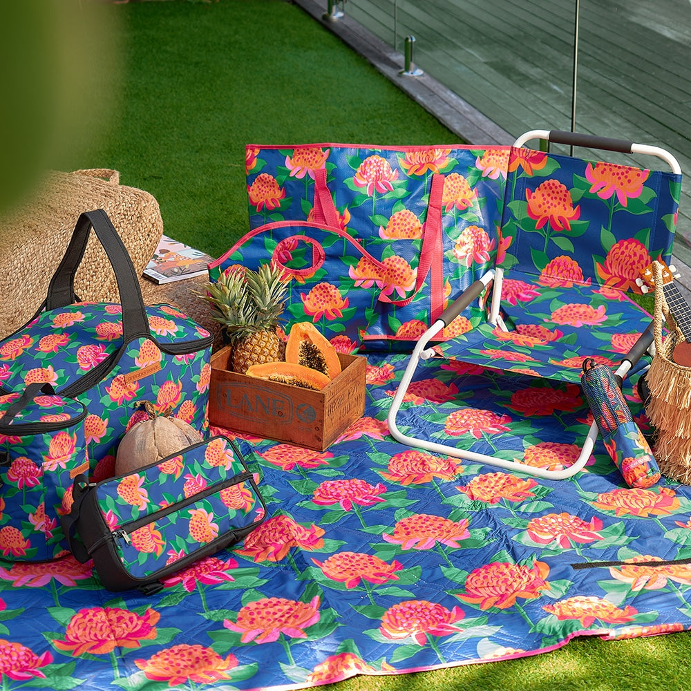 ANNABEL TRENDS Picnic Cooler Barrel Bag Bright Waratah