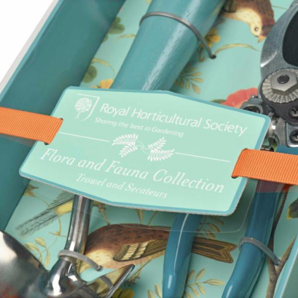 Load image into Gallery viewer, BURGON & BALL  |  Flora & Fauna Gift Set - Trowel and Secateurs close up