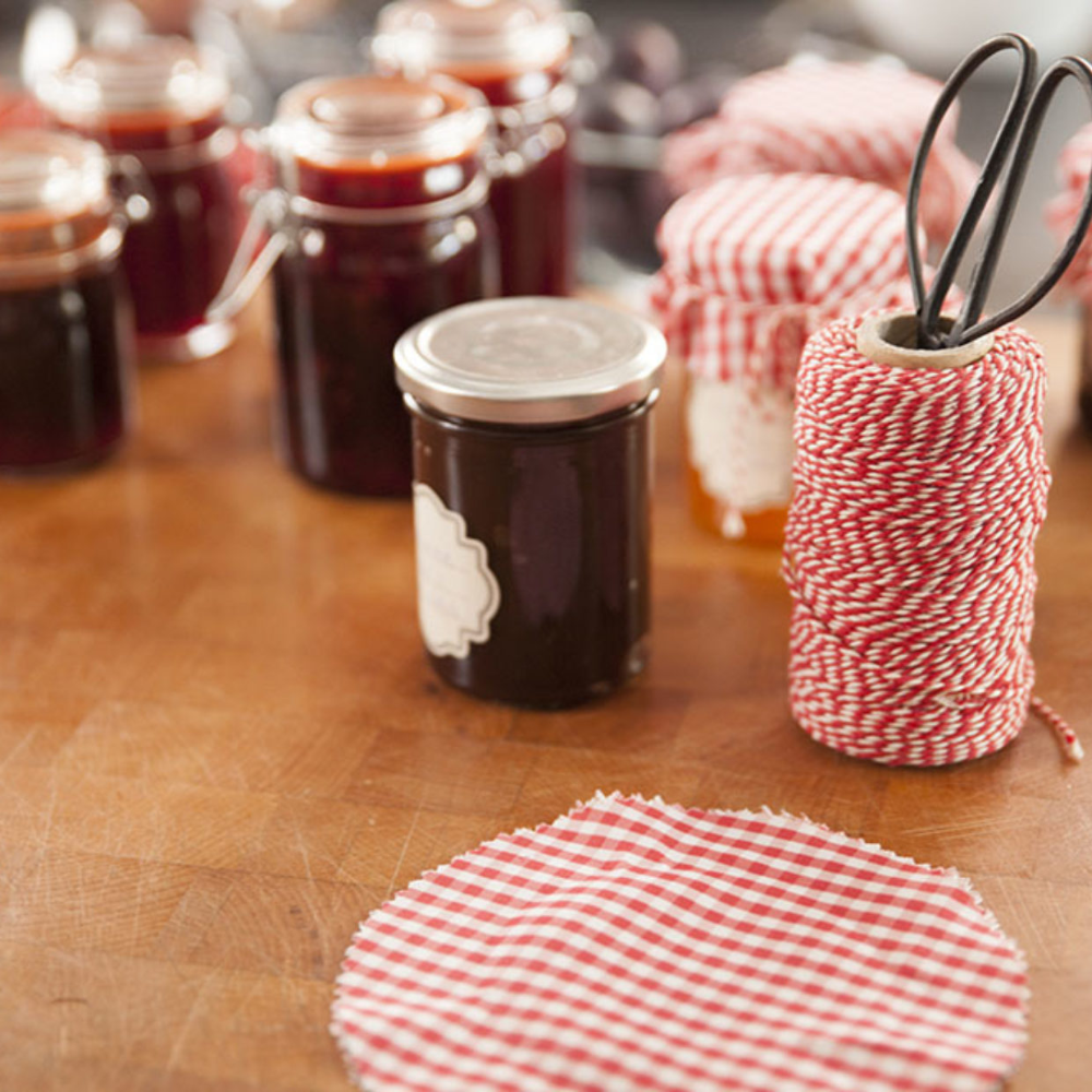 Load image into Gallery viewer, ESSCHERT DESIGN Striped Cooking Twine - Red/White