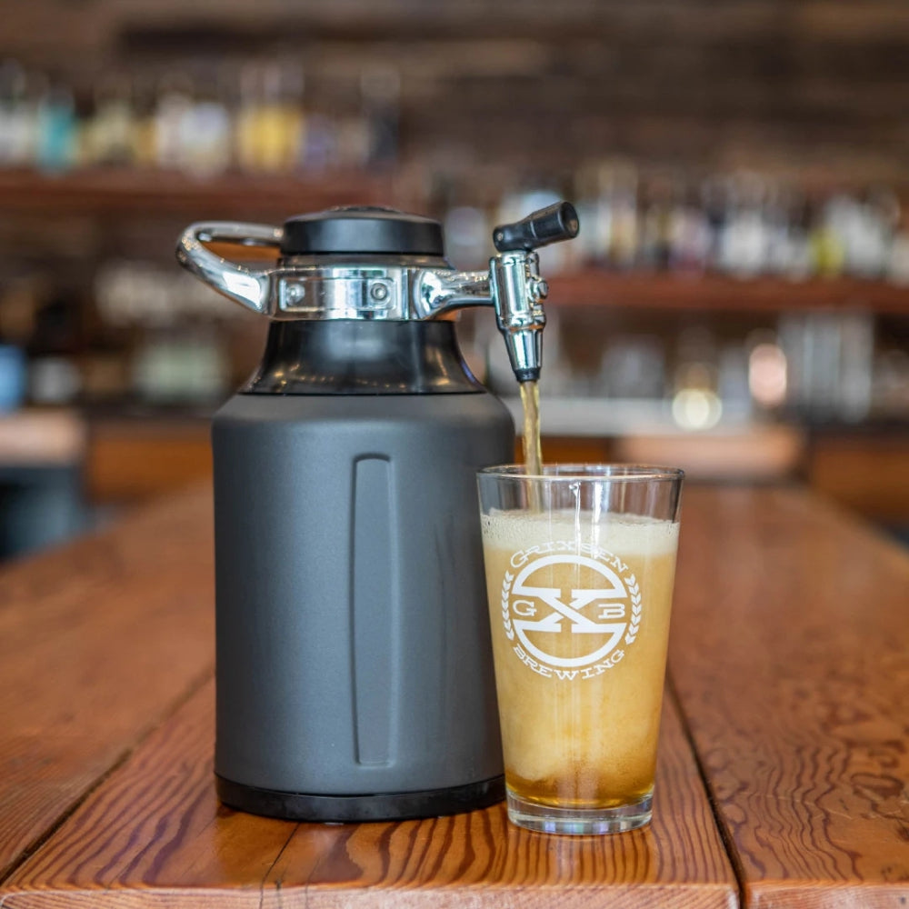 Load image into Gallery viewer, GROWLERWERKS UKEG GO 64 Carbonated Insulated Growler - Tungsten