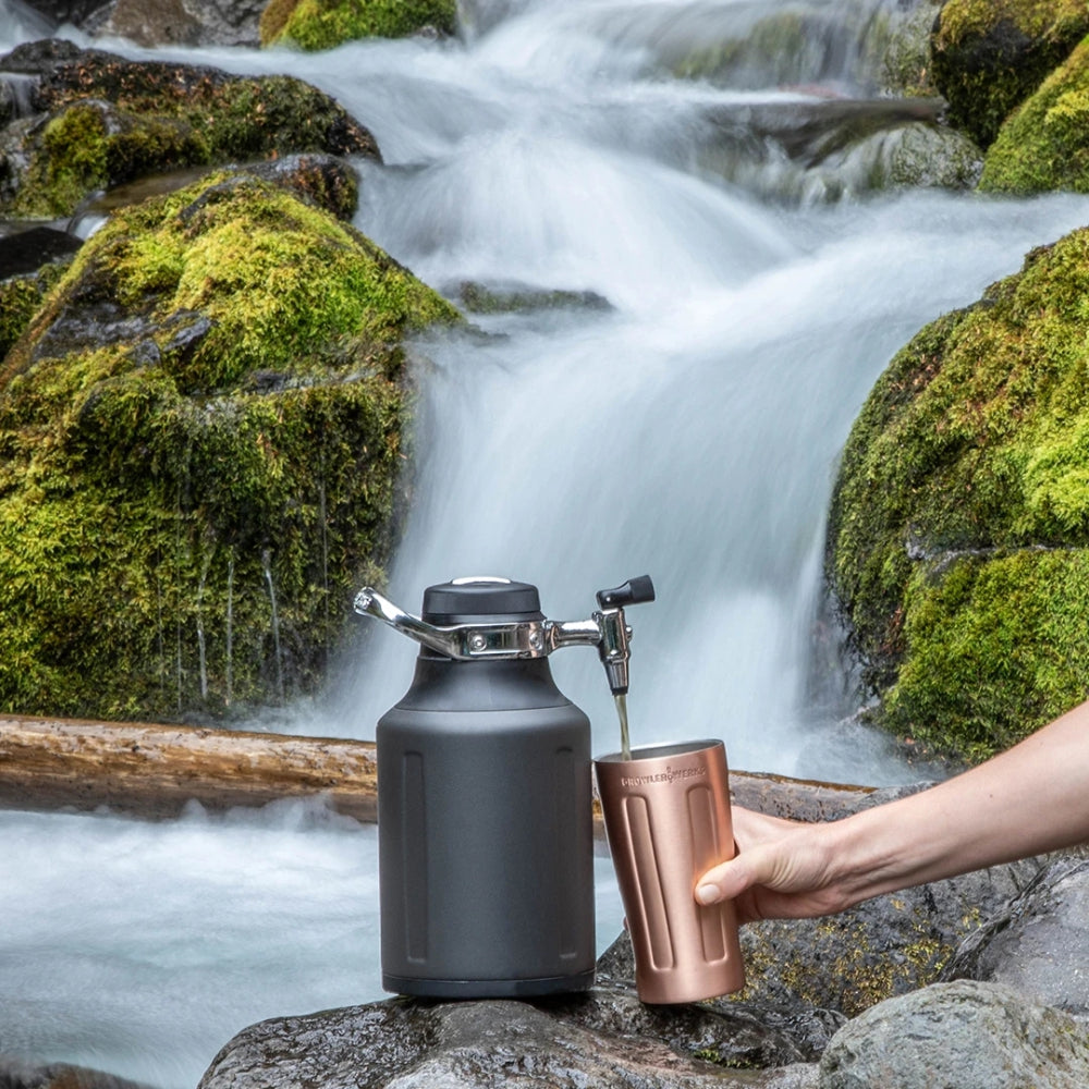 Load image into Gallery viewer, GROWLERWERKS UKEG GO 64 Carbonated Insulated Growler - Tungsten