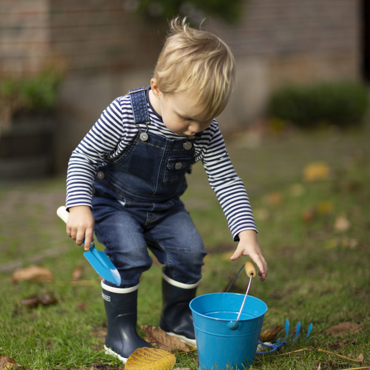 Load image into Gallery viewer, ESSCHERT DESIGN Children's Toolbelt with Tools - Mixed Colours
