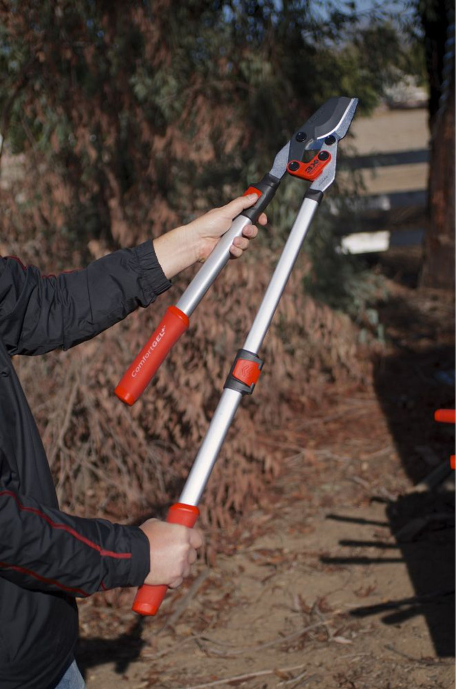 Load image into Gallery viewer, CORONA DualLINK Extendable Bypass Lopper - 1 +3/4 inch capacity