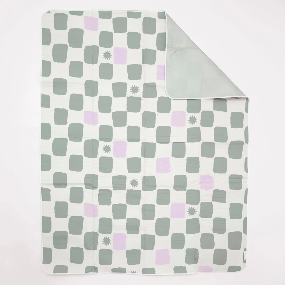 Load image into Gallery viewer, SUNNYLIFE Wash Me Beach & Picnic Blanket - Checkerboard