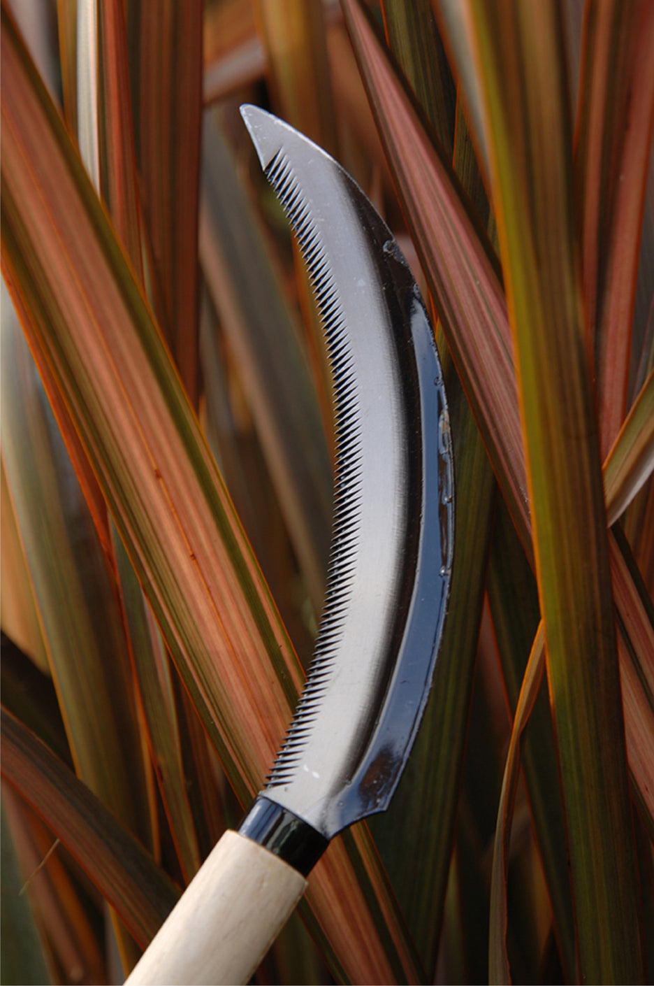 Load image into Gallery viewer, BURGON & BALL Herbaceous Sickle **Limited Stock**