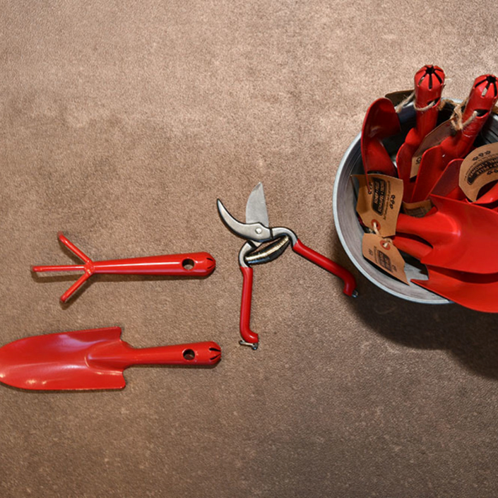 ESSCHERT DESIGN Iron Pruner - Small