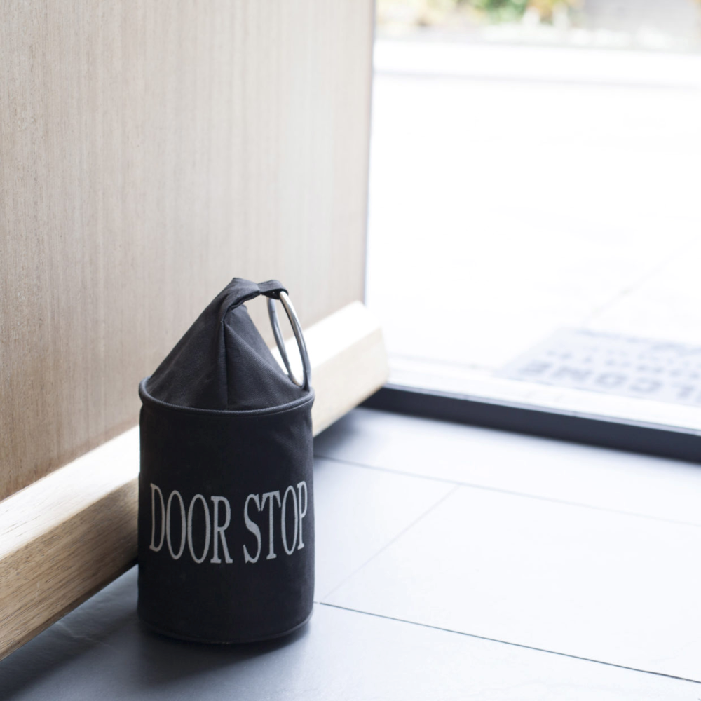 Load image into Gallery viewer, ESSCHERT DESIGN Door Stop With Ring - Set of 2