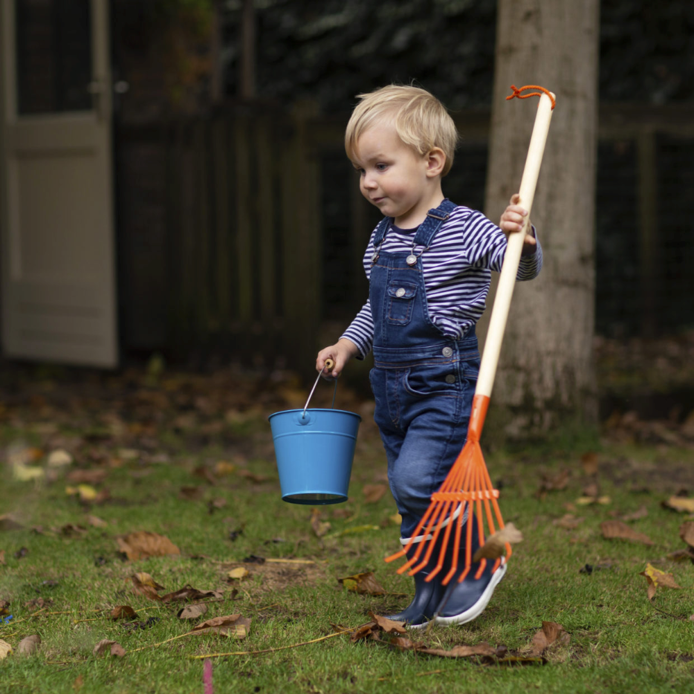 Load image into Gallery viewer, ESSCHERT DESIGN Children&#39;s Lawn Rake - Set of 4