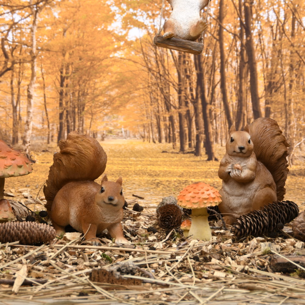 Load image into Gallery viewer, ESSCHERT DESIGN Sitting Squirrel Statue - Large