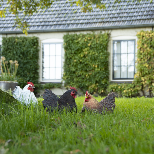 ESSCHERT DESIGN Lying Hen Statue - Set of 3