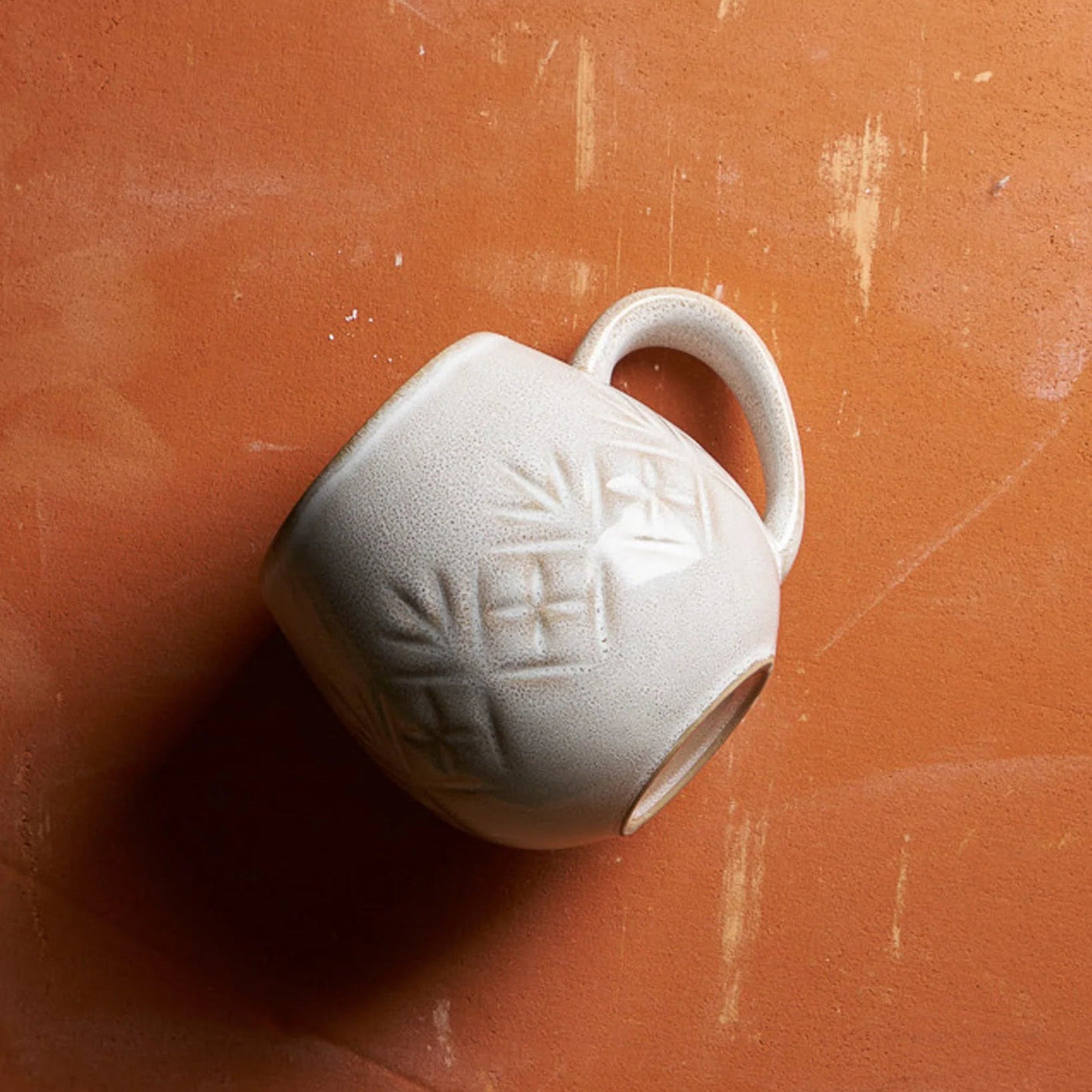 Load image into Gallery viewer, ROBERT GORDON Hug Me Mugs Set of 4 - Hardware Lane