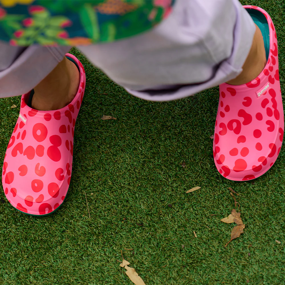 Load image into Gallery viewer, ANNABEL TRENDS Gummies Memory Foam Clog - Cheetah Spot Pink