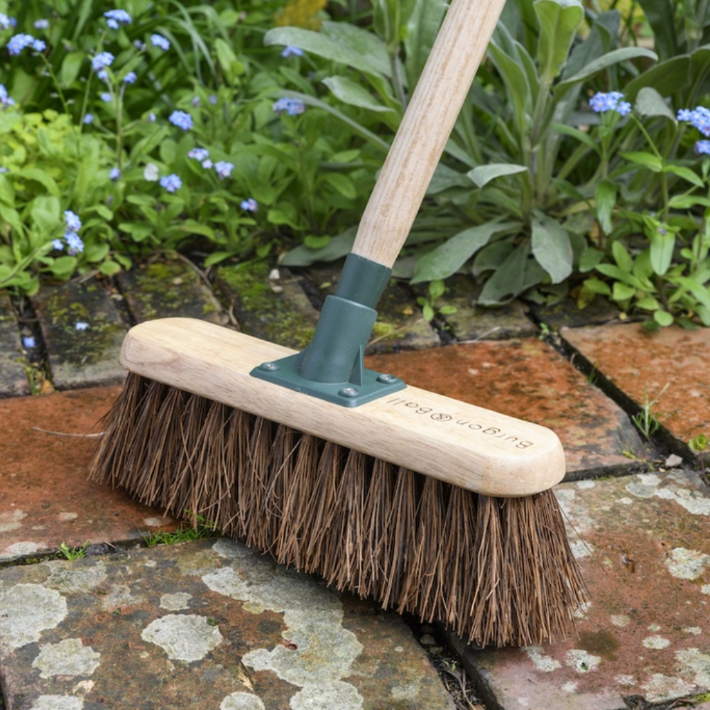 Load image into Gallery viewer, BURGON &amp; BALL Bassine 12&quot; Garden Brush - RHS-Endorsed