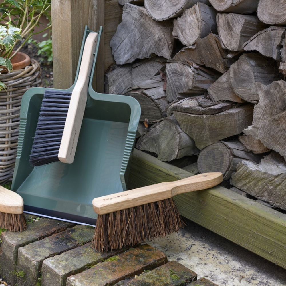 Load image into Gallery viewer, BURGON &amp; BALL Hand Sweeping Brush - RHS-Endorsed