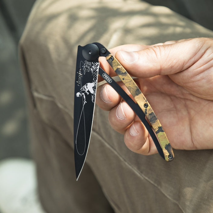 DEEJO Serrated Black Knife - Camo Fishing