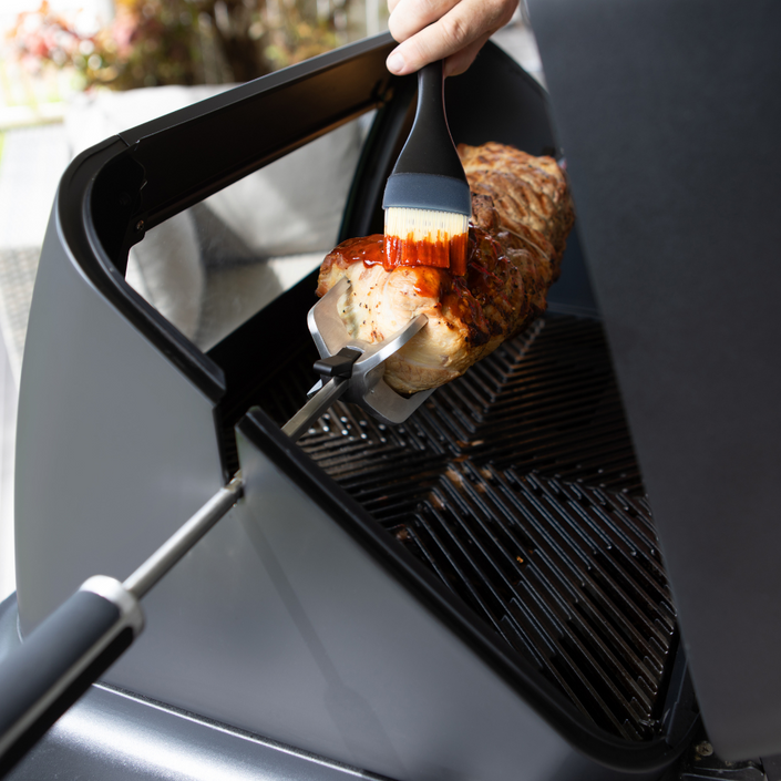 EVERDURE BY HESTON BLUMENTHAL Electric Rotisserie Suits Force™ BBQ