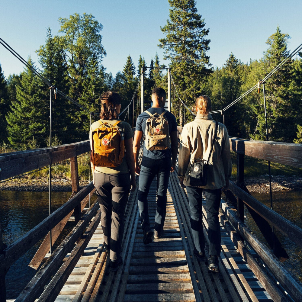 Load image into Gallery viewer, FJÄLLRÄVEN Kånken Day Backpack - Apple Mint