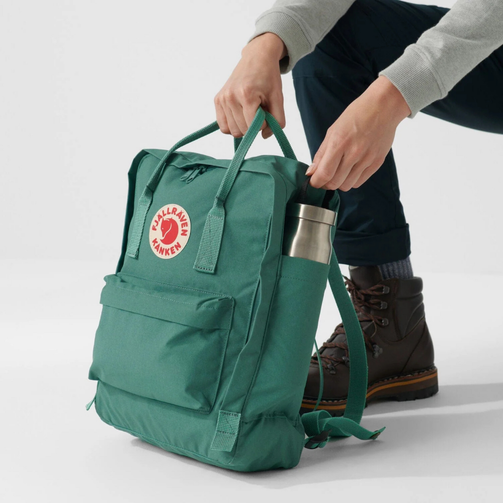 Load image into Gallery viewer, FJÄLLRÄVEN Kånken Day Backpack - Apple Mint