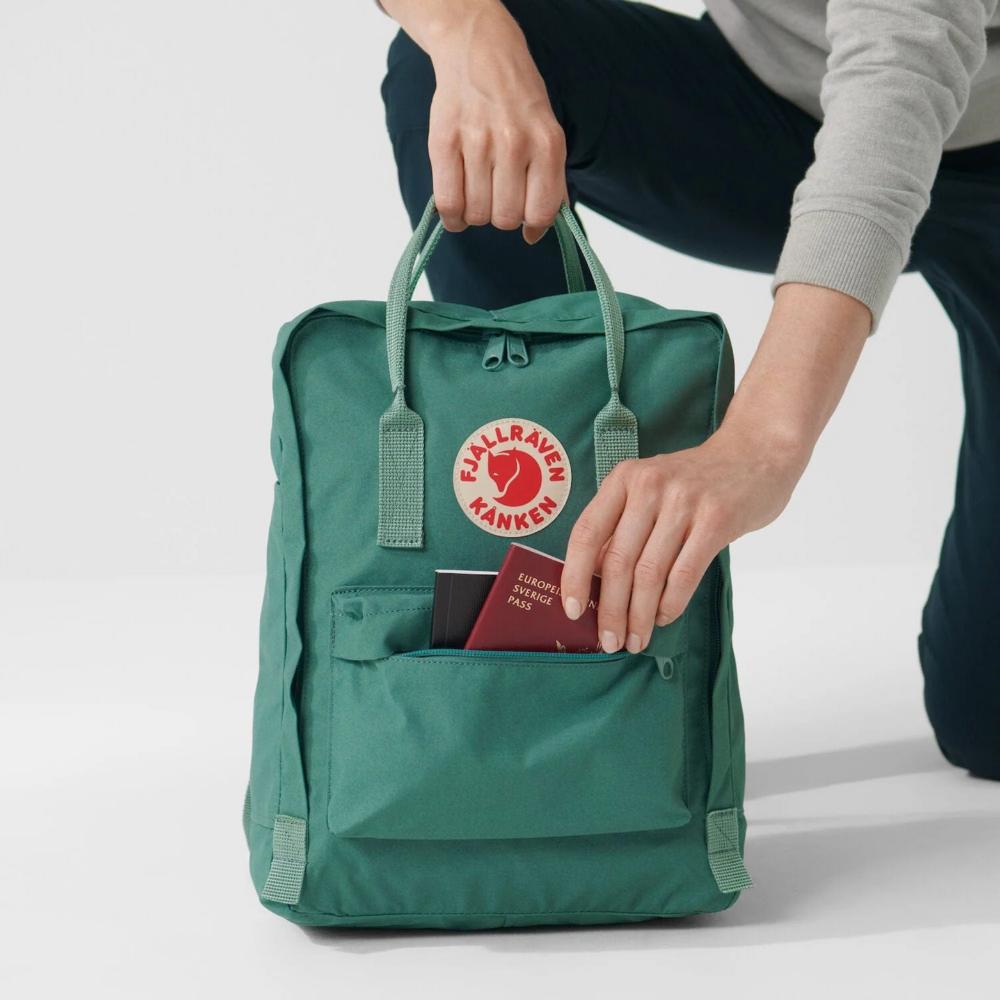 Load image into Gallery viewer, FJÄLLRÄVEN Kånken Day Backpack - Apple Mint