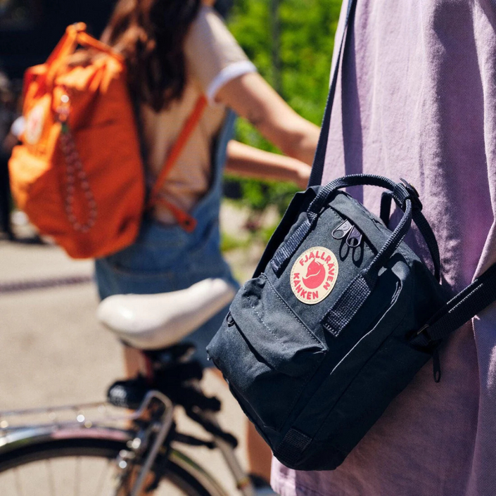 FJÄLLRÄVEN Kånken Rainbow Sling Carry Bag - Cobalt Blue