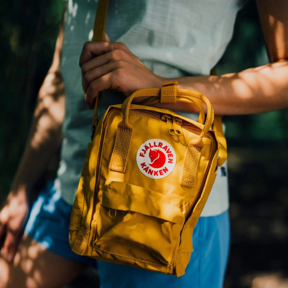 Load image into Gallery viewer, FJÄLLRÄVEN Kånken Sling Carry Bag - Ochre