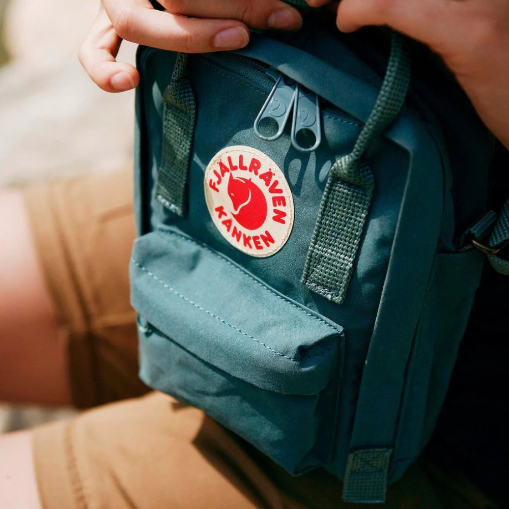 Load image into Gallery viewer, FJÄLLRÄVEN Kånken Sling Carry Bag - Ox Red