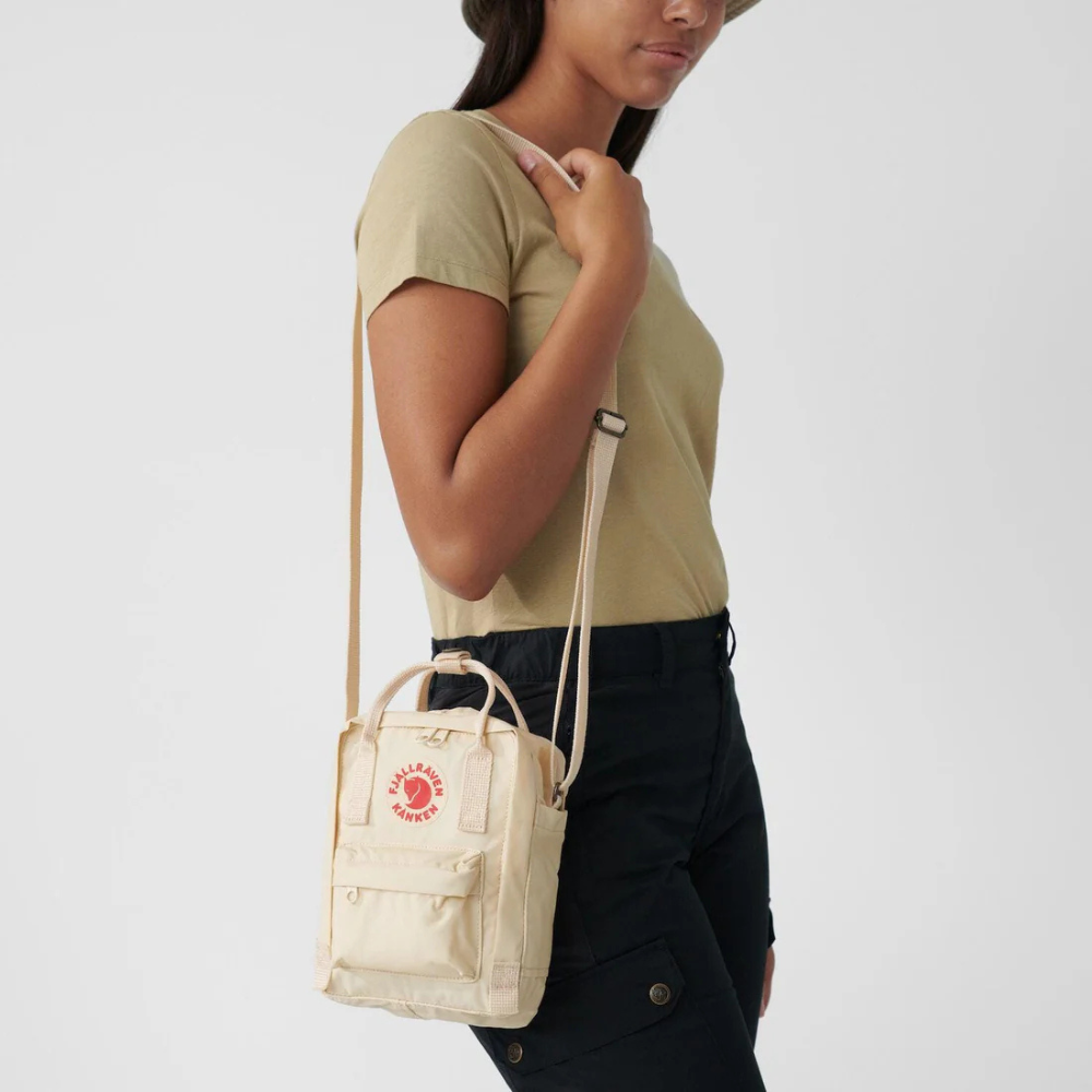 Load image into Gallery viewer, FJÄLLRÄVEN Kånken Sling Carry Bag - Clay