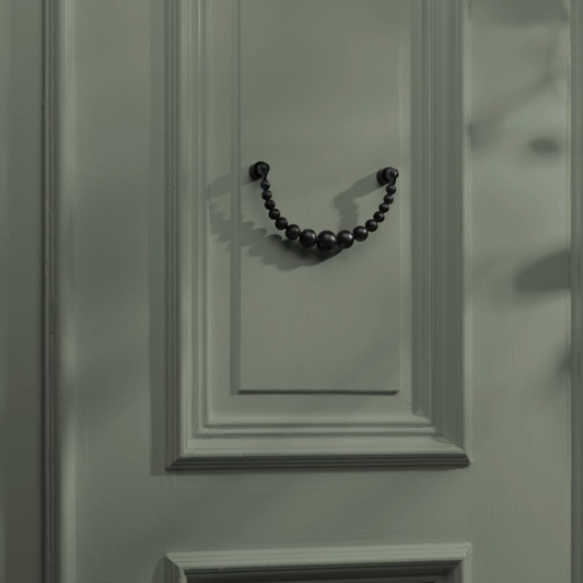 GARDEN GLORY Pearl Ribbon Door Knocker - Black **Limited Stock**