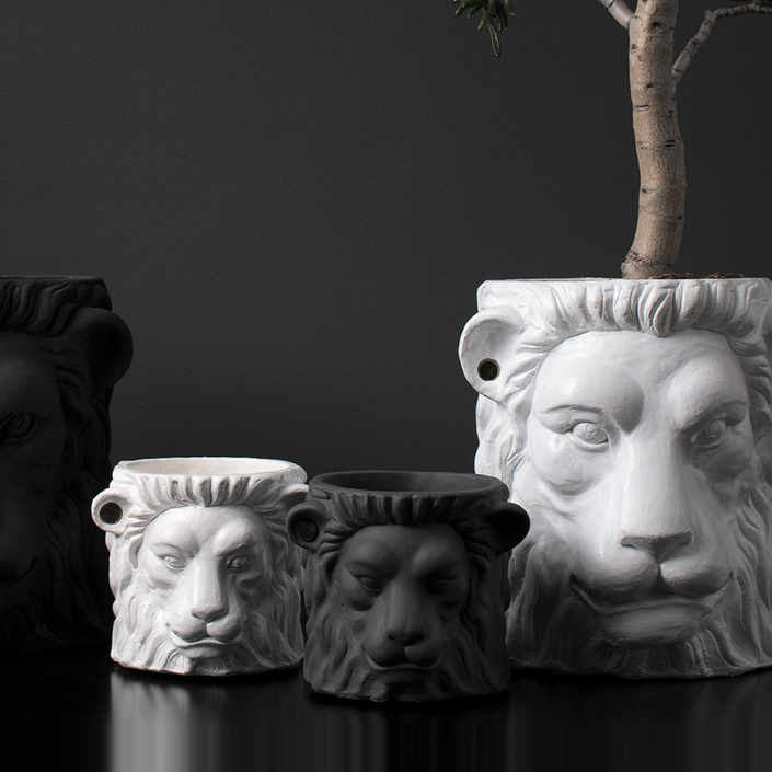 GARDEN GLORY Lion Pot Small - Black