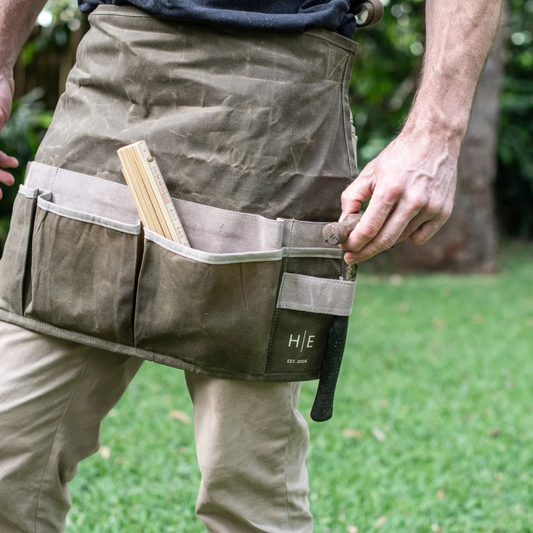 HEAVEN IN EARTH Waxed Canvas Half Apron