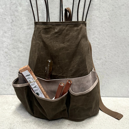 HEAVEN IN EARTH Waxed Canvas Half Apron