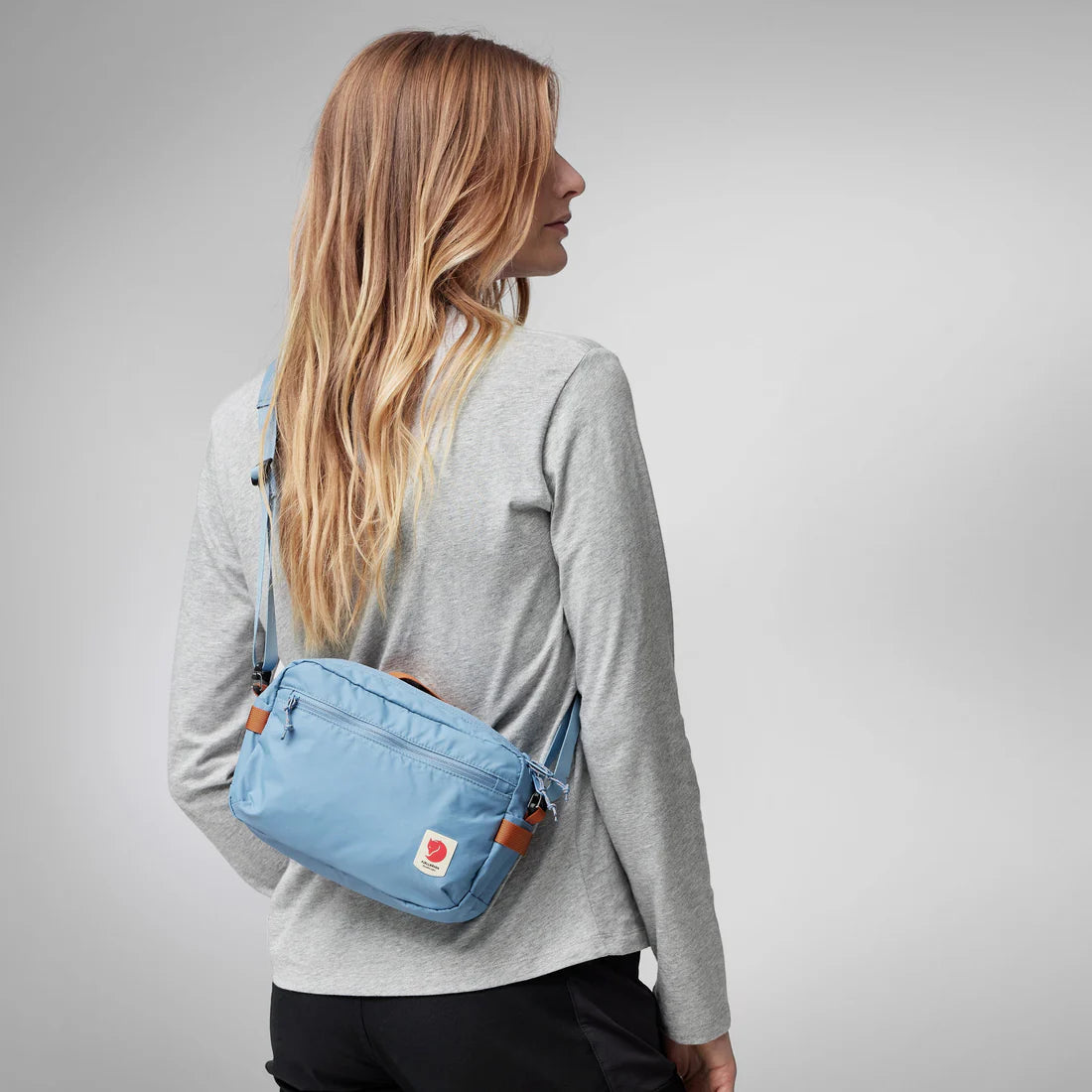 Load image into Gallery viewer, FJALLRAVEN High Coast Crossbody Bag - Black