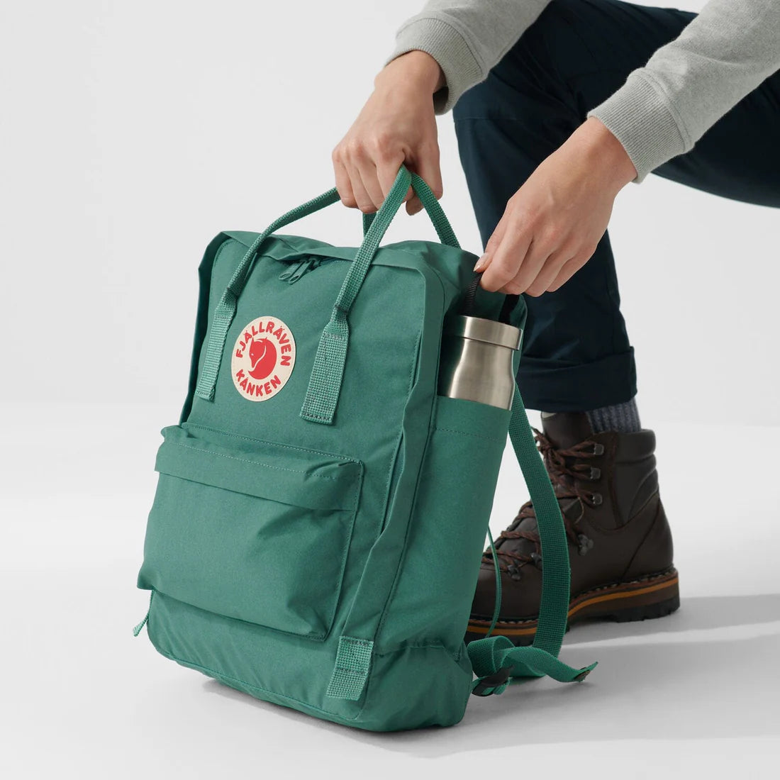 Load image into Gallery viewer, FJÄLLRÄVEN Kånken Day Backpack - Navy