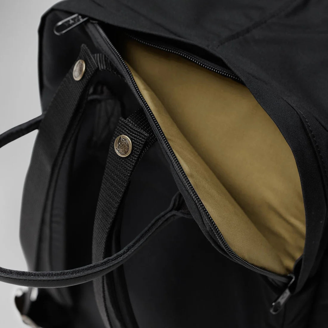 Load image into Gallery viewer, FJALLRAVEN Kanken No.2 Day Backpack Laptop 15&quot; in Black