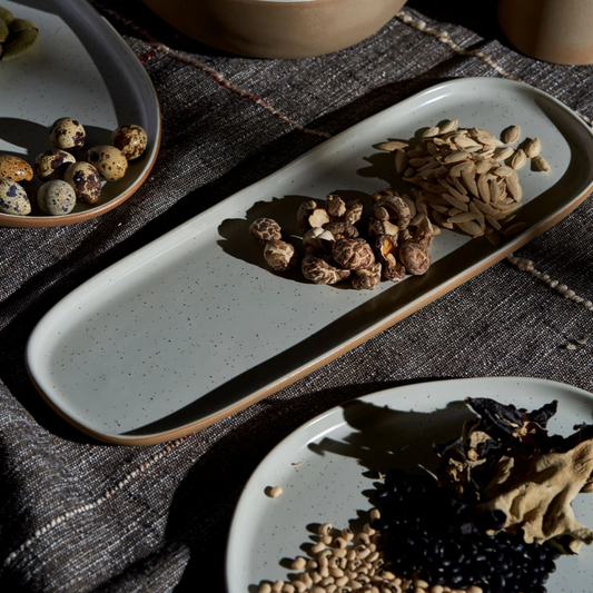 ROBERT GORDON Table of Plenty Long Platter - White Speckle
