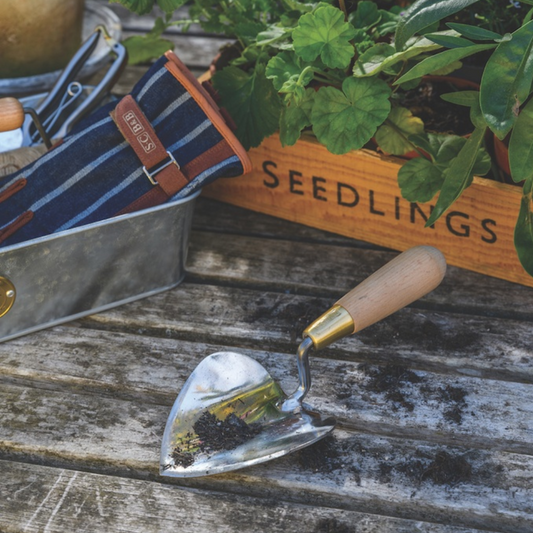 SOPHIE CONRAN Heart Shaped Trowel in a Gift Box