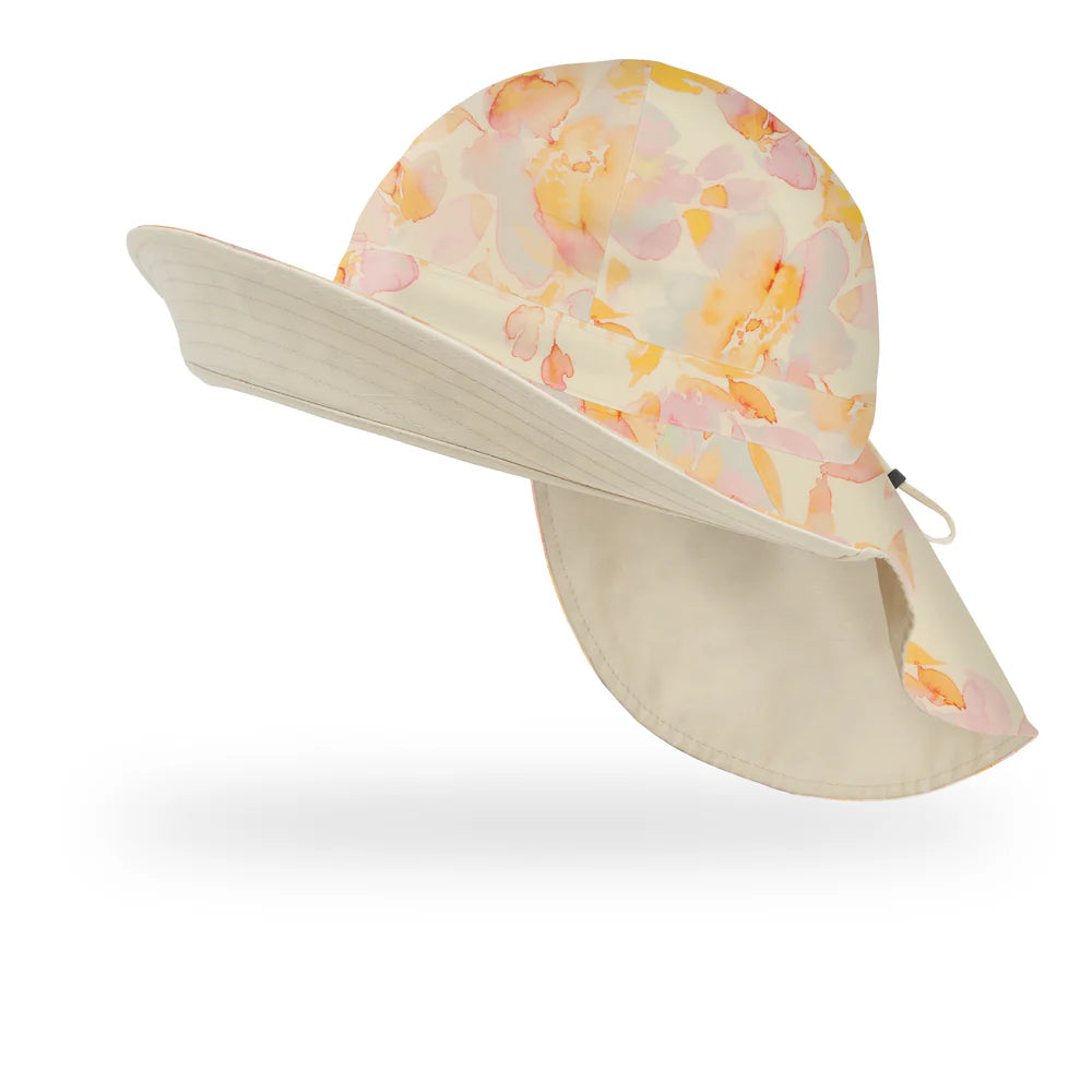 SUNDAY AFTERNOON Natural Blend Cape - Magnolia/Pink Petals