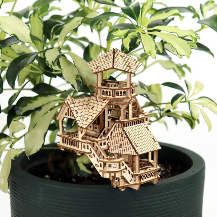 TINY TREEHOUSES DIY Model Kit - Forest Cottage