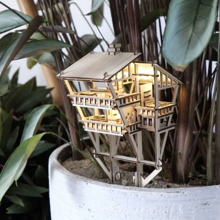 TINY TREEHOUSES DIY Model Kit - Tropical Lookout