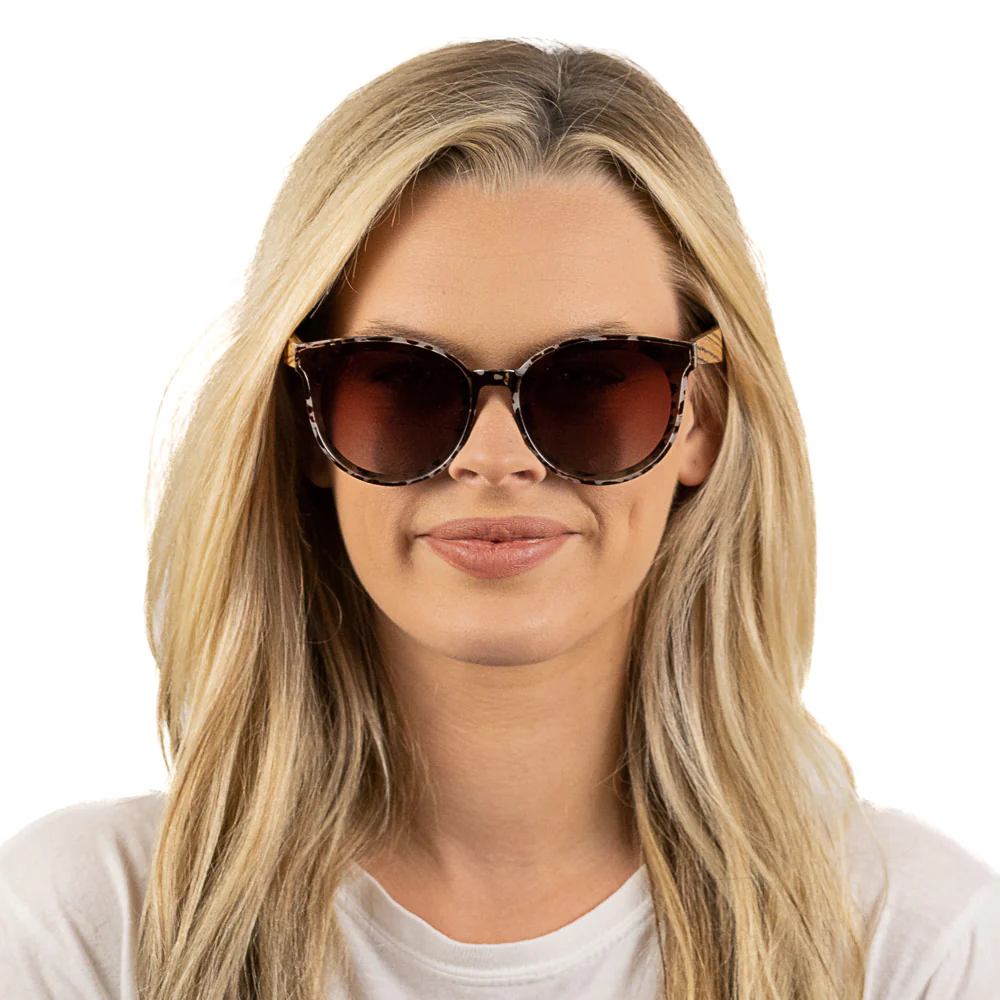 Load image into Gallery viewer, SOEK Adult Polarised Sunglasses - Bella Ivory Tortoise