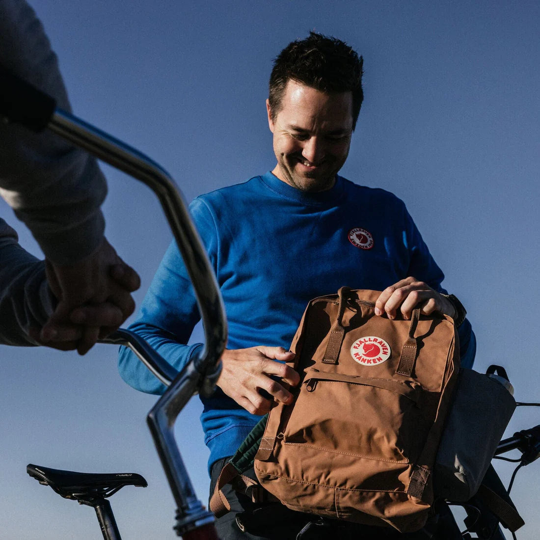 Load image into Gallery viewer, FJÄLLRÄVEN Kånken Day Backpack - Rowan Red