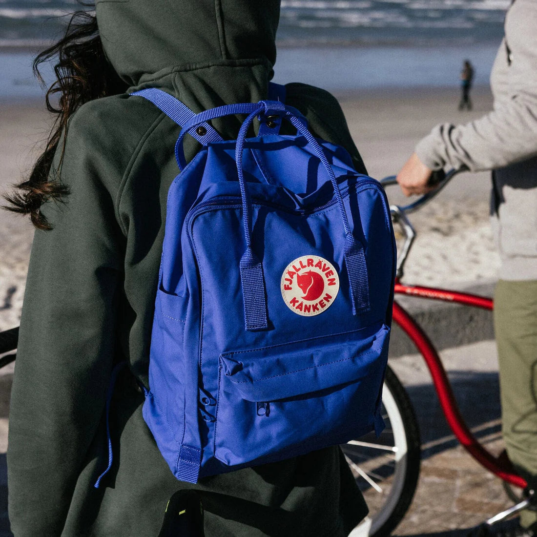 Load image into Gallery viewer, FJÄLLRÄVEN Kånken Day Backpack - Super Grey