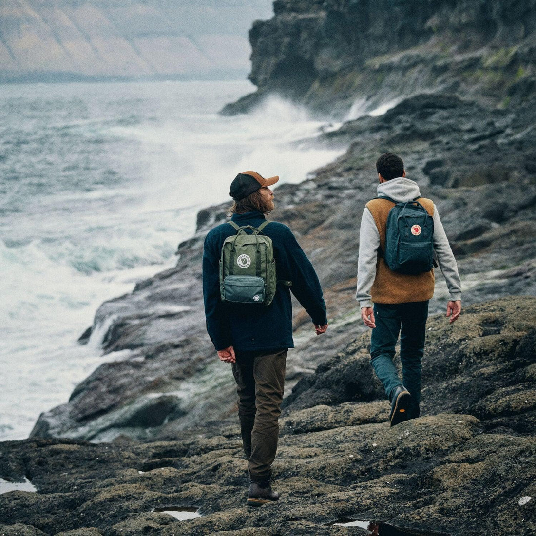 Load image into Gallery viewer, FJALLRAVEN Kanken Day Backpack Laptop 17&quot; - Black