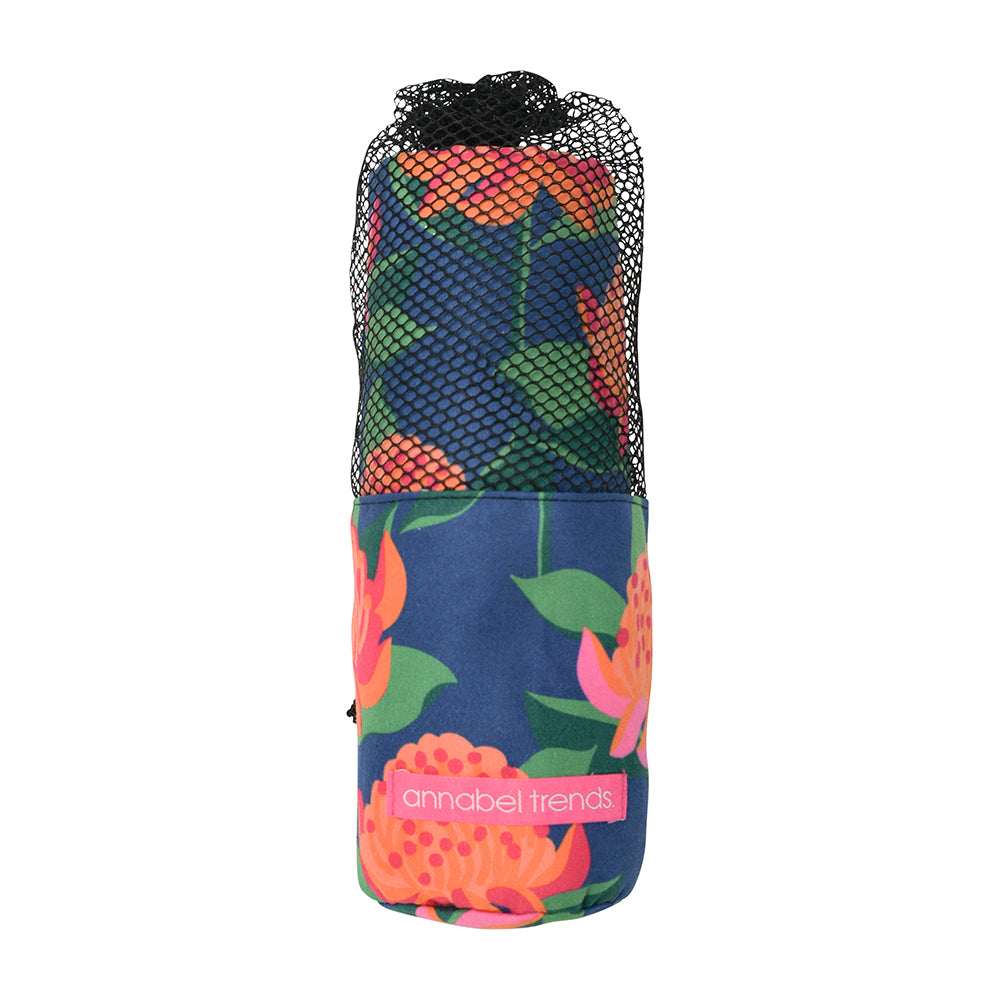 Load image into Gallery viewer, ANNABEL TRENDS Sand Free Towel - Bright Waratah