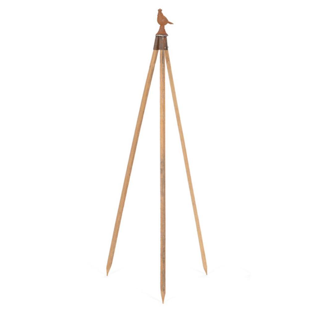 Load image into Gallery viewer, MARTHA&#39;S VINEYARD Garden Stake Topper Rust Finish - Queen Sparrow